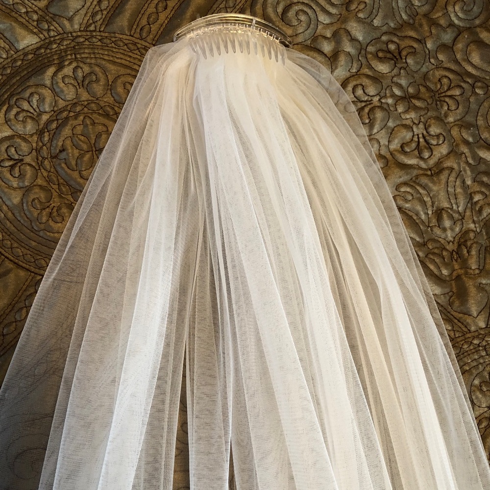 Lillian West Long Veil, Ivory